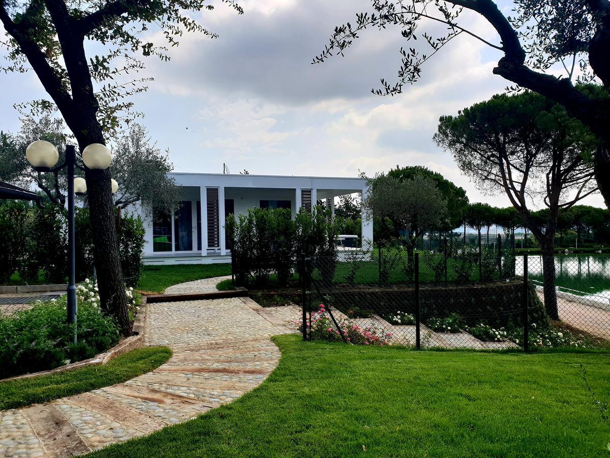 Hotel Villaggio La Pescaccia 2*