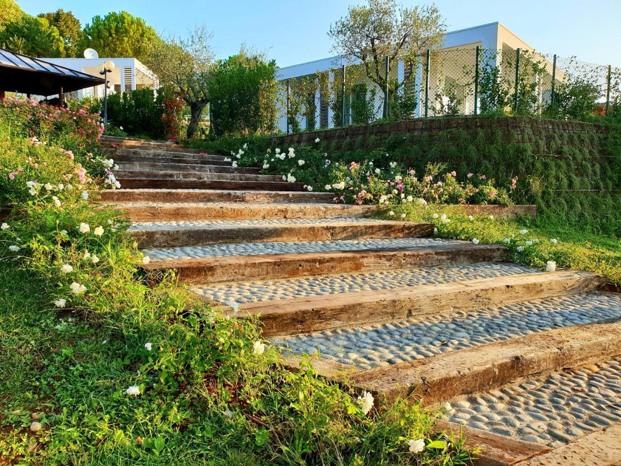 Villaggio La Pescaccia Hotel 2*
